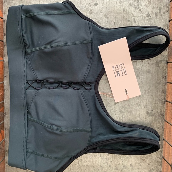 NWT Fabletics Sports Bra - Picture 4 of 5